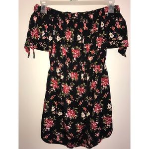 • Cute, black and red, rose themed dress •